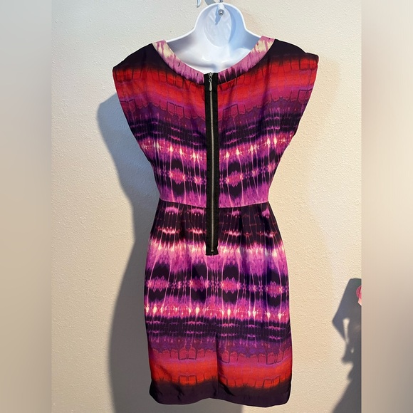 Size small pink/purple dress - Picture 2 of 3